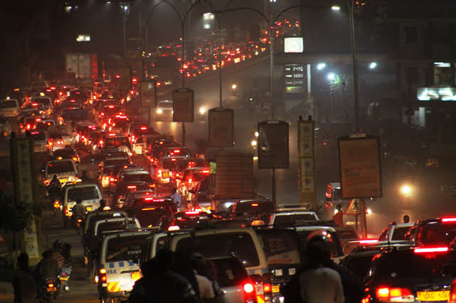 joshjeje2's tweet photo. Dear KCCA, aside from washing  roads and planting of grass, do you have any plan for  traffic jam in the city? https://t.co/9jRbcYCZpj