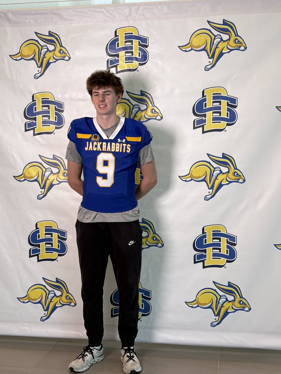 Ethan Ryan. (2027 QB) tweet media