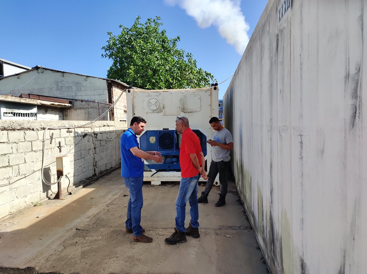 🚢 El Vicepresidente de Operaciones de Servicios Marítimos Mariel S.A. recorrió nuestras instalaciones, constatando que las operaciones, el avituallamiento a buques y el trabajo conjunto con la tripulación de la lancha de practicaje se realizan en óptimas condiciones.