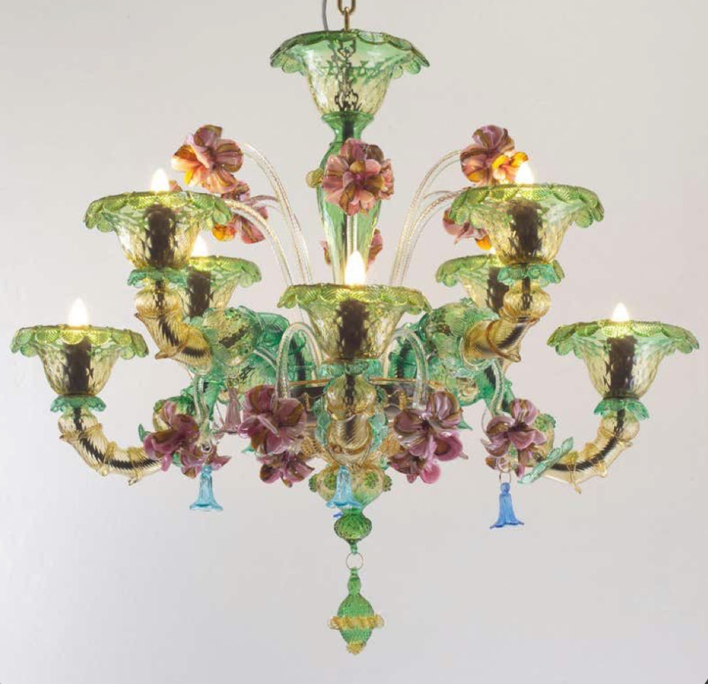 Venetian chandeliers ✨

Centuries of craftsmanship
     suspended in air