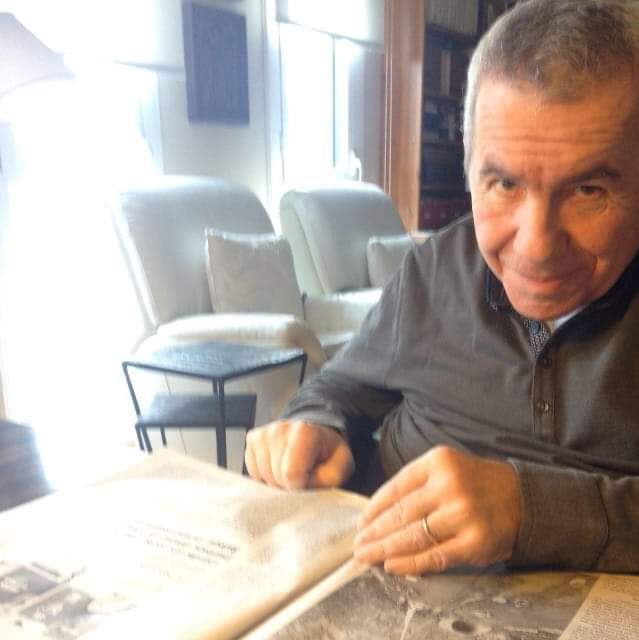 Tal día como hoy hace 5 años nos dejaba Pepe Rei, uno de los periodistas  más grandes que ha dado  Galicia y Euskal Herria , paradigma de lo que debe ser el periodismo de investigación. La foto se la hice en Barcelona en septiembre de 2015
#PepeRei #BetiGogoan