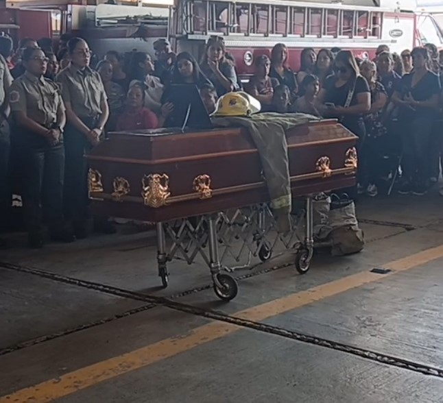 OmarNNoticias's tweet photo. https://t.co/G3WSXBqzhH HAY VERSIONES ENCONTRADAS EN EL CASO DEL BOMBERO FALLECIDO EN MATEHUALA: FISCALÍA https://t.co/ZqPHFbC0dn