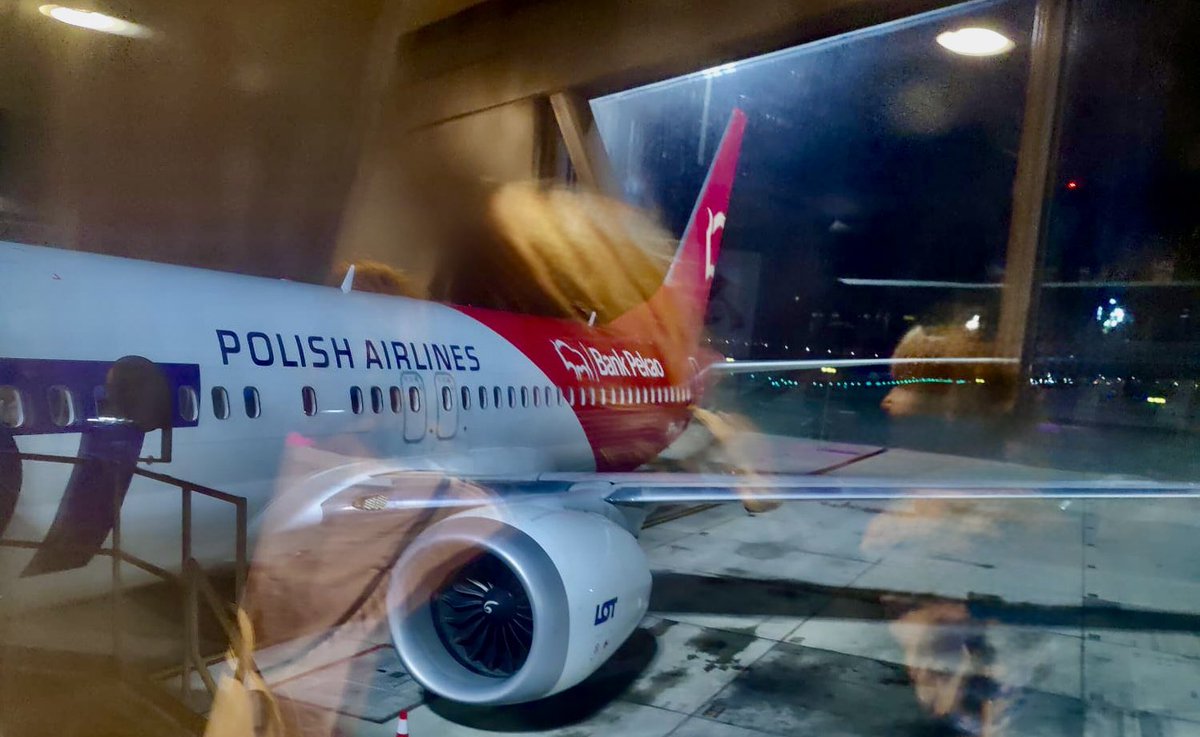 🌍 Ambasada RP w Rijadzie 🇸🇦 

z Maskatu 🇴🇲 odleciały ✈️✈️ samoloty specjalne <a href="/DowOperSZ/">Dowództwo Operacyjne RSZ</a> i samolot ✈️ @PLLOT z Polakami 🇵🇱, którzy drogą lądową opuścili Państwo Zjednoczonych Emiratów Arabskich 🇦🇪

Działania na miejscu wspiera konsul RP z Rijadu 🇸🇦 i konsul honorowy RP w Omanie