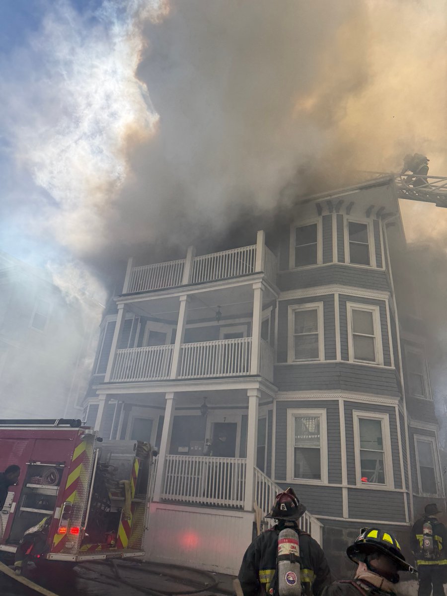 Boston Fire Dept. tweet media