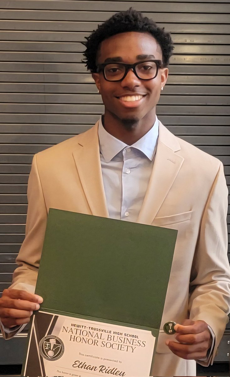 Ethan Ridley tweet media