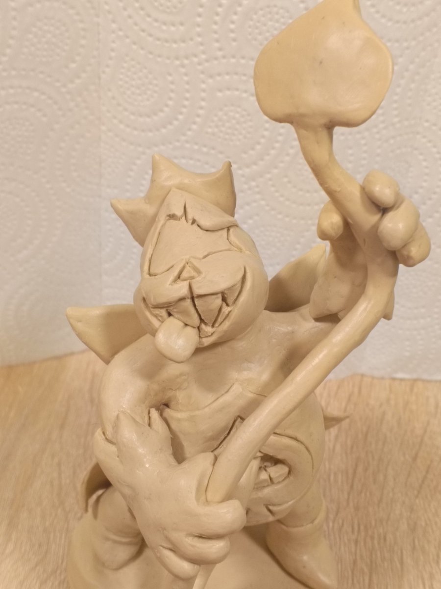 This is the largest figurine in my house right now :D
I probably should have made it bigger so my son would look like the original, but then it wouldn't fit on my shelf x')
#DELTARUME #deltarunefanart
