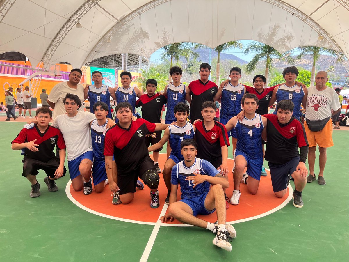 Las Espartaqueadas son un magno evento nacional cultural y deportivo organizado por el Movimiento Antorchista Nacional en Tecomatlán, Puebla, iniciado hace más de dos décadas (fundado en 1974 como organización, con eventos sostenidos posteriormente).

🏐⚾️🏀⚽️🥅🙌🏽🫰🏽❤️‍🔥