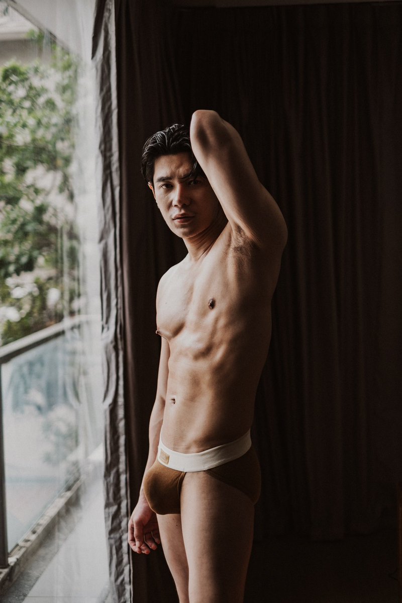 Dangerous Woman tweet media