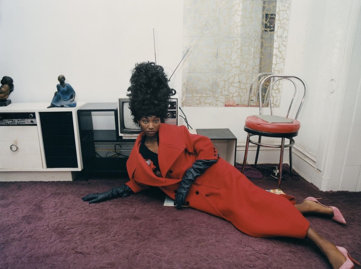 aldotgee's tweet photo. something about a black woman lounging. https://t.co/QkKCxxjs8c