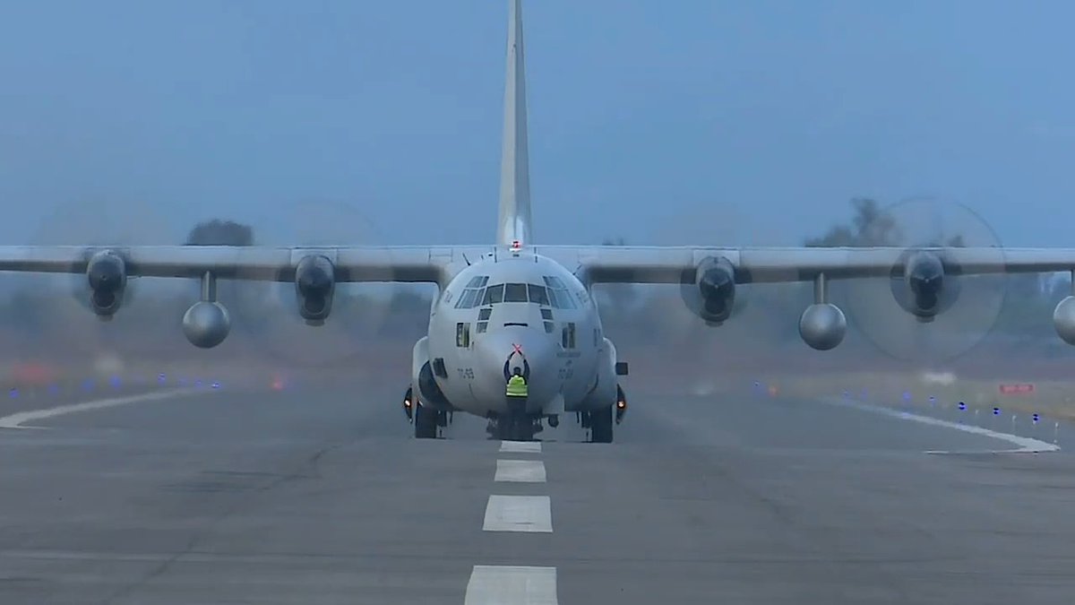 🇦🇷 CAV 2025-2026 🇦🇶
🛬 Hace minutos despegó desde el aeropuerto de Ushuaia rumbo a la Base Antártica Conjunta Marambio el avión de transporte KC-130H Hercules TC-69 de la FAA.
122 años de presencia argentina ininterrumpida en la Antártida.
