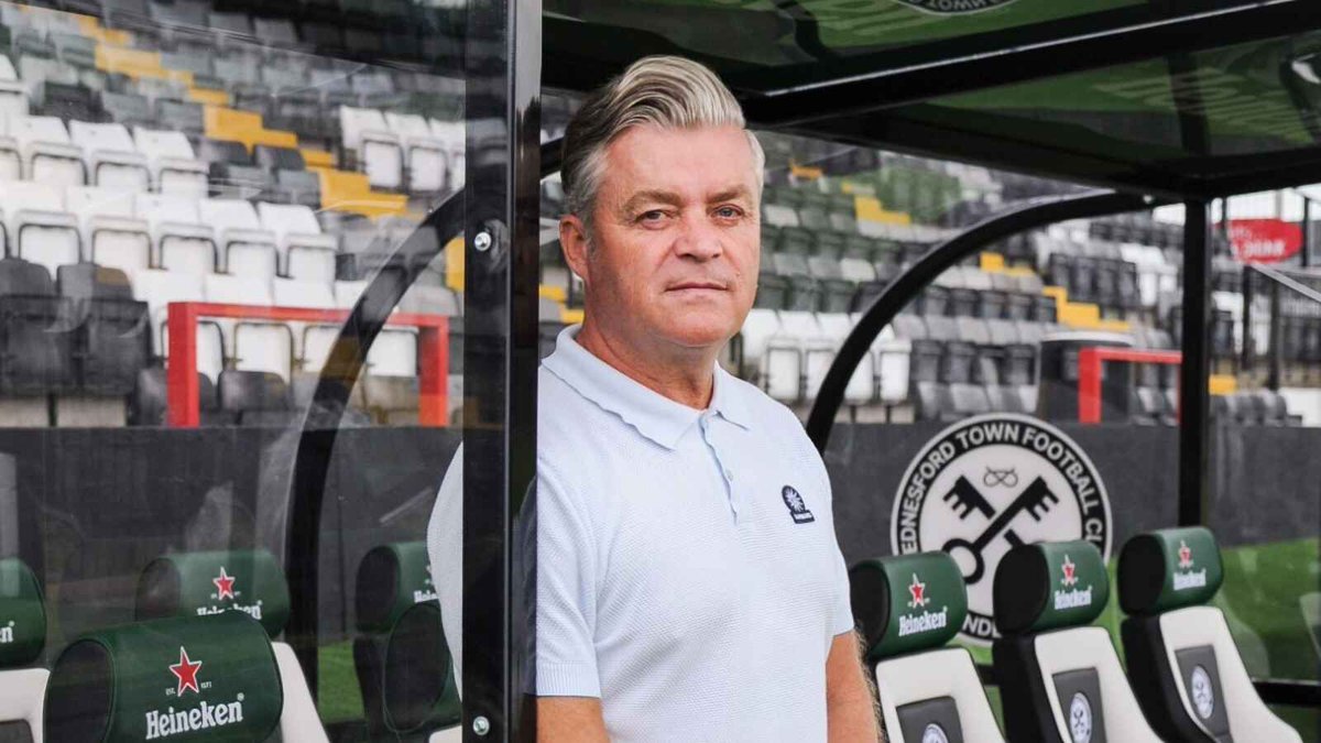 🔴 <a href="/ebfc_official/">Eastbourne Borough FC</a> have appointed experienced Non-League manager Steve King as their new boss as the club attempts to preserve their #NationalLeagueSouth status.

⤵️ Full story 

🔗 thenonleaguefootballpaper.com/latest-news/st…