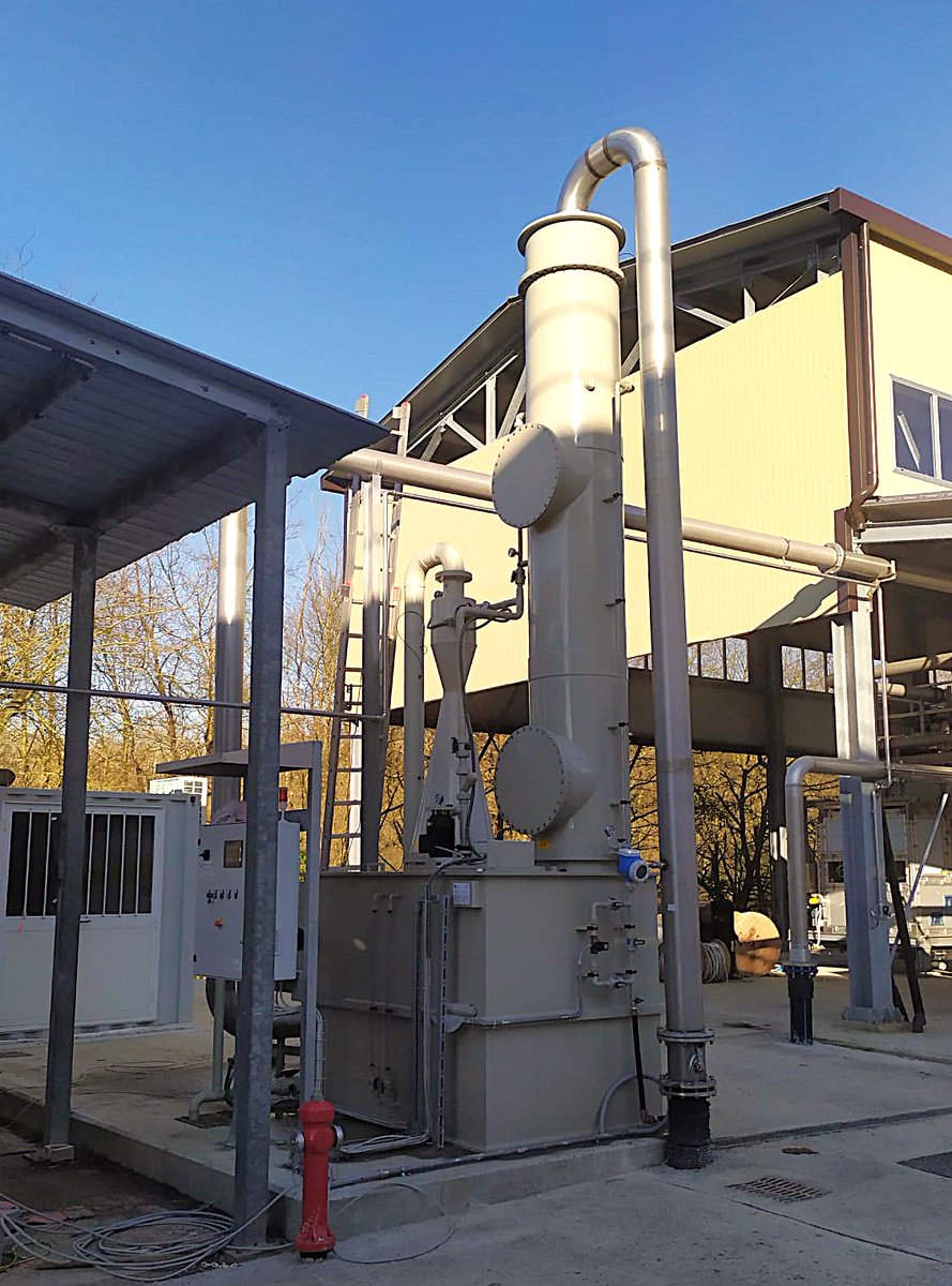 Un piccolo #impianto importantissimo per il processo. Sistema di raffreddamento ad aria per effluenti gassosi con #scrubber chimico: stadio #Venturi + colonna di lavaggio per scambio termico diretto aria–acqua.
Nostri: progetto, realizzazione, trasporto, avviamento.
#engineering