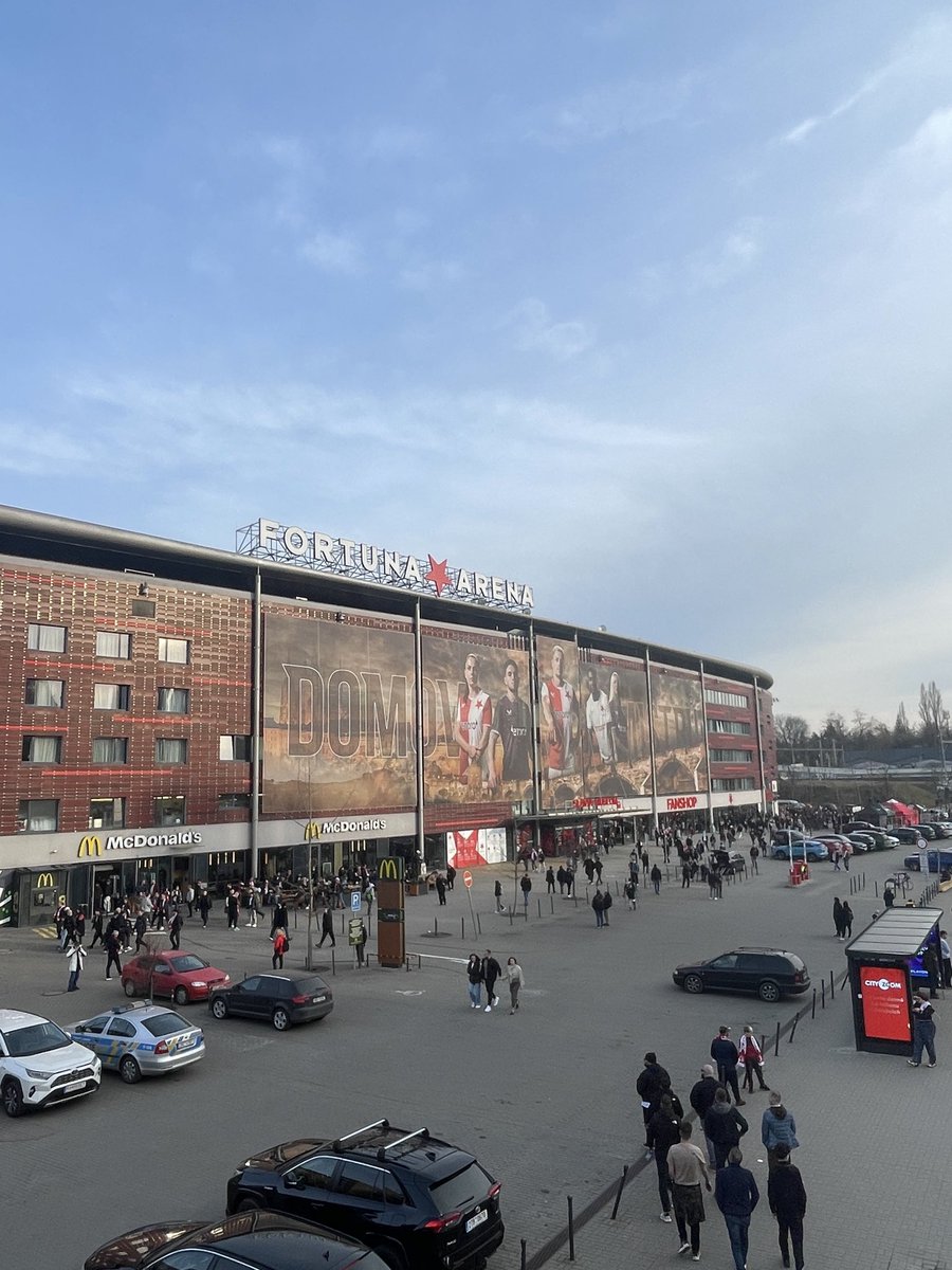 FcVolvic's tweet photo. Derby de Prague ✅ 

Merci à @DestinaceFotbal pour la gâche super fiable ! https://t.co/AkjmKlPqLE