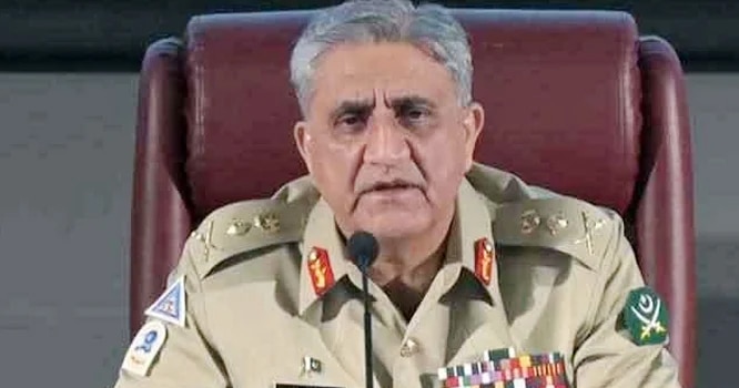 عمران خان نے باجوہ کو کہا بھی تھا کہ ملک کی معیشت بڑی مشکل سے سنبھالی  ہے. حکومت گرانے سے باز آجاؤ. پر "سپہ سالار" نے ڈونلڈ لو کے حکم کی تعمیل کرکے ملک سے غداری کو ترجیح دی..