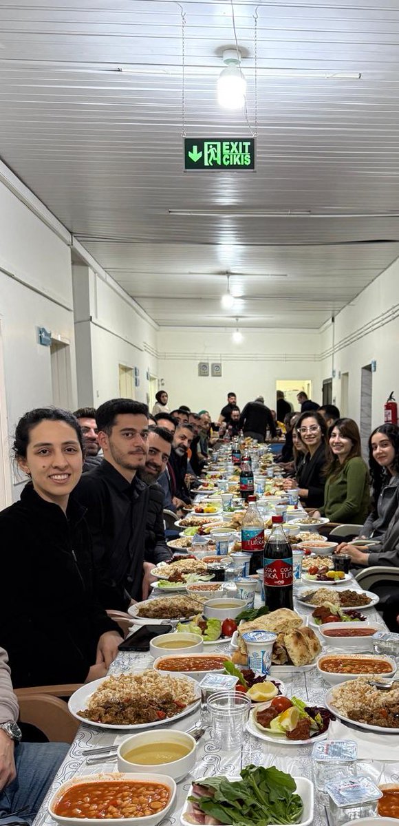 Savurdh's tweet photo. Hastanemiz tarafndan düzenlenen iftar programı; Başhekimimiz Sultan ÖZEL ve Sağlık Hizmetleri Başkan Yardımcısı Ramazan DEMİR’in değerli katılmlarıyla gerçekleştirildi Çalışma arkadaşlarımzla birlikte Ramazan ayının manevi iklimini hep birlikte paylaştık
@sbkhgm 
@mardinilsaglik https://t.co/S5cePD5ZqV