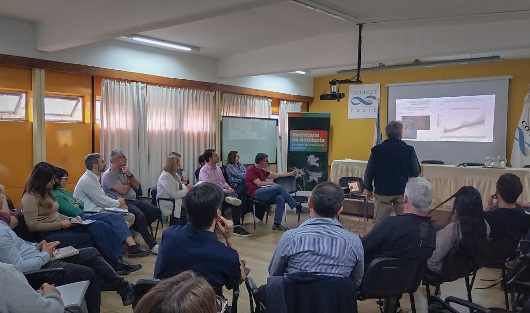 JMatiasLapadula's tweet photo. PERROS ASILVESTRADOS | Participamos del Comité de Seguimiento con CADIC, Sociedad Rural, INTA, Municipios y Gobierno provincial.

Productores y especialistas coincidieron en algo: la situación es grave y requiere respuestas.

El proyecto que presenté para declarar la Emergencia Productiva, Sanitaria y Ambiental, seguirá tratándose en comisión para avanzar en medidas frente a una problemática compleja y urgente.