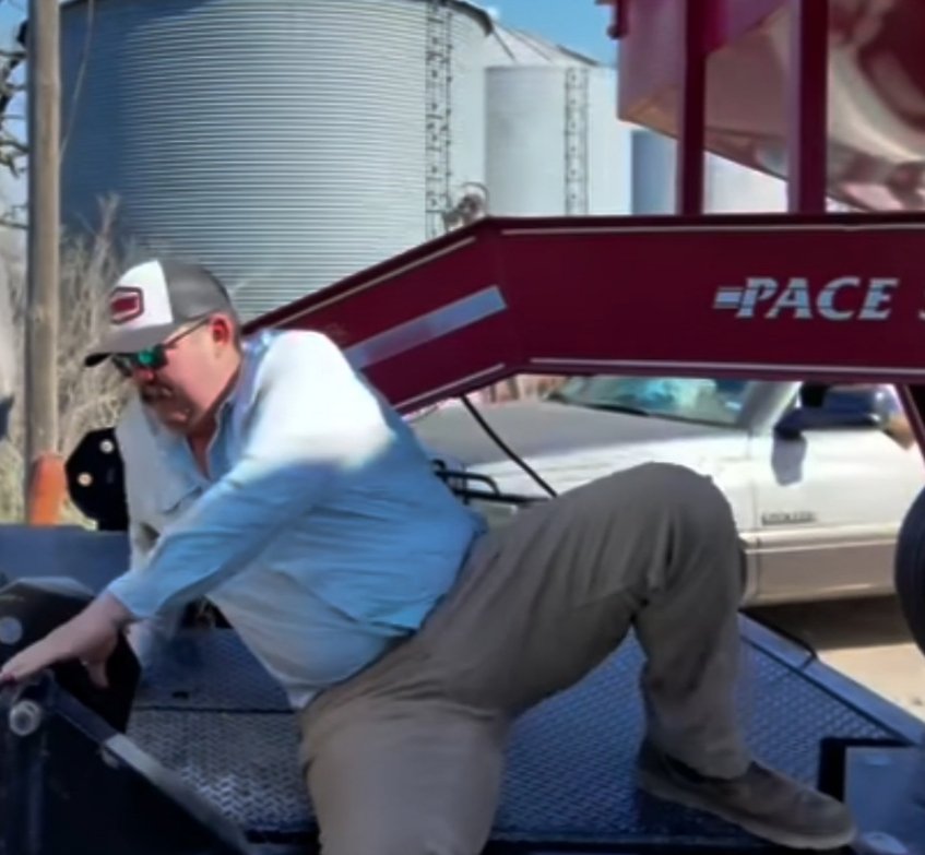 Markelbaz tweet media