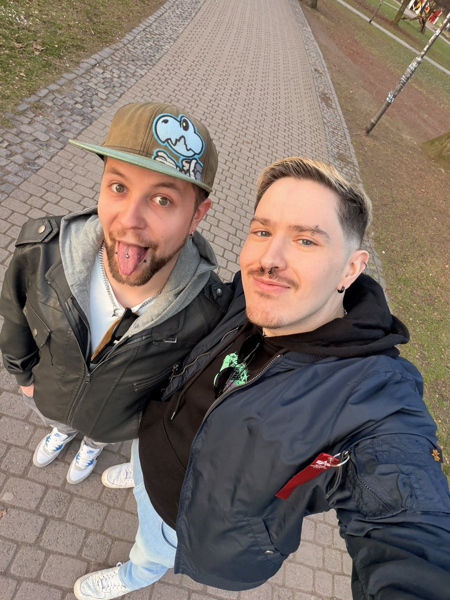 Das Clüs tweet media