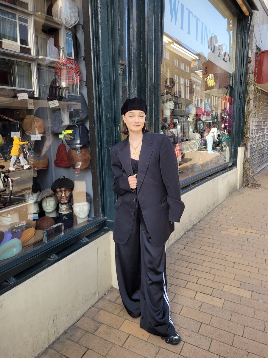 witting_nu's tweet image. Handmade corduroy petten  made by
@wittingheadwear
#corduroy #flatcap #flatcaps
Hoedenzaak WITTING &amp;amp; Zn
@witting_nu
sinds 1876-
#hoeden #petten #modeaccessoires
#oosterstraat #Groningen #hats #caps
#hüte #mützen
instagram.com/h_witting/