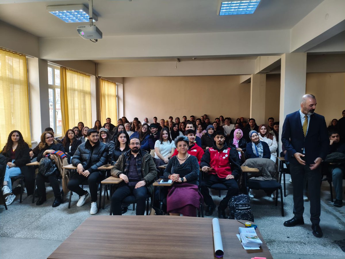 AdemNohu's tweet photo. "SosyalFest Proje Eğitimi"

Karabük Üniversitesi'nden Doç. Dr. Hakan Vargün'ün sunumuyla SosyalFest Proje Eğitimi ve sonrasında  gerçekleştirilen iftar programına Adem Kulübü olarak katılım sağladık.
Programda emeği geçen herkese teşekkür ederiz. https://t.co/rFiAWPPemm