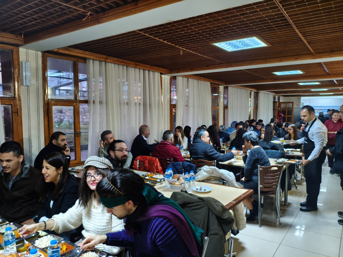 AdemNohu's tweet photo. "SosyalFest Proje Eğitimi"

Karabük Üniversitesi'nden Doç. Dr. Hakan Vargün'ün sunumuyla SosyalFest Proje Eğitimi ve sonrasında  gerçekleştirilen iftar programına Adem Kulübü olarak katılım sağladık.
Programda emeği geçen herkese teşekkür ederiz. https://t.co/rFiAWPPemm