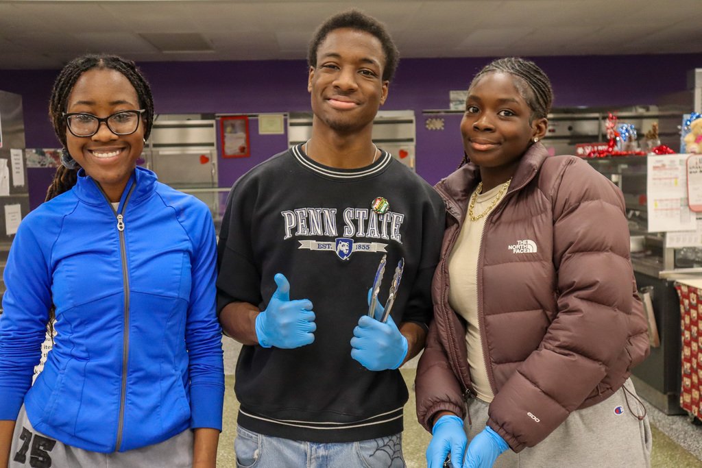 UpperMorelandSD's tweet photo. Last month, UMHS’s Black Student Union hosted a Black History Month Festival celebrating history, culture &amp; community! Students created posters honoring influential Black leaders during a gallery walk and enjoyed soul food, line dancing, and time to learn together. #UMProud https://t.co/ADidMSe5JQ