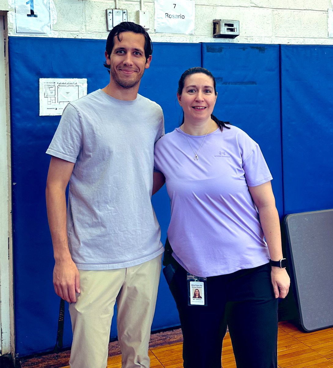 Ridgeway_WP's tweet photo. Coach Bivas and Coach Yergeau kicking off March with a unit in basketball - just in time for March Madness!  Working on teamwork, the bounce pass, and hand and eye coordination!  

#WPPROUD

@DrJosephRicca 
@wplainsschools https://t.co/wGC7sAGLx7