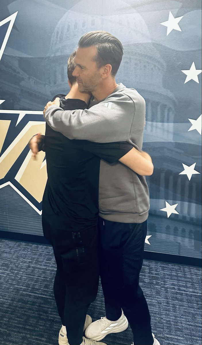 Drew Dickson tweet media