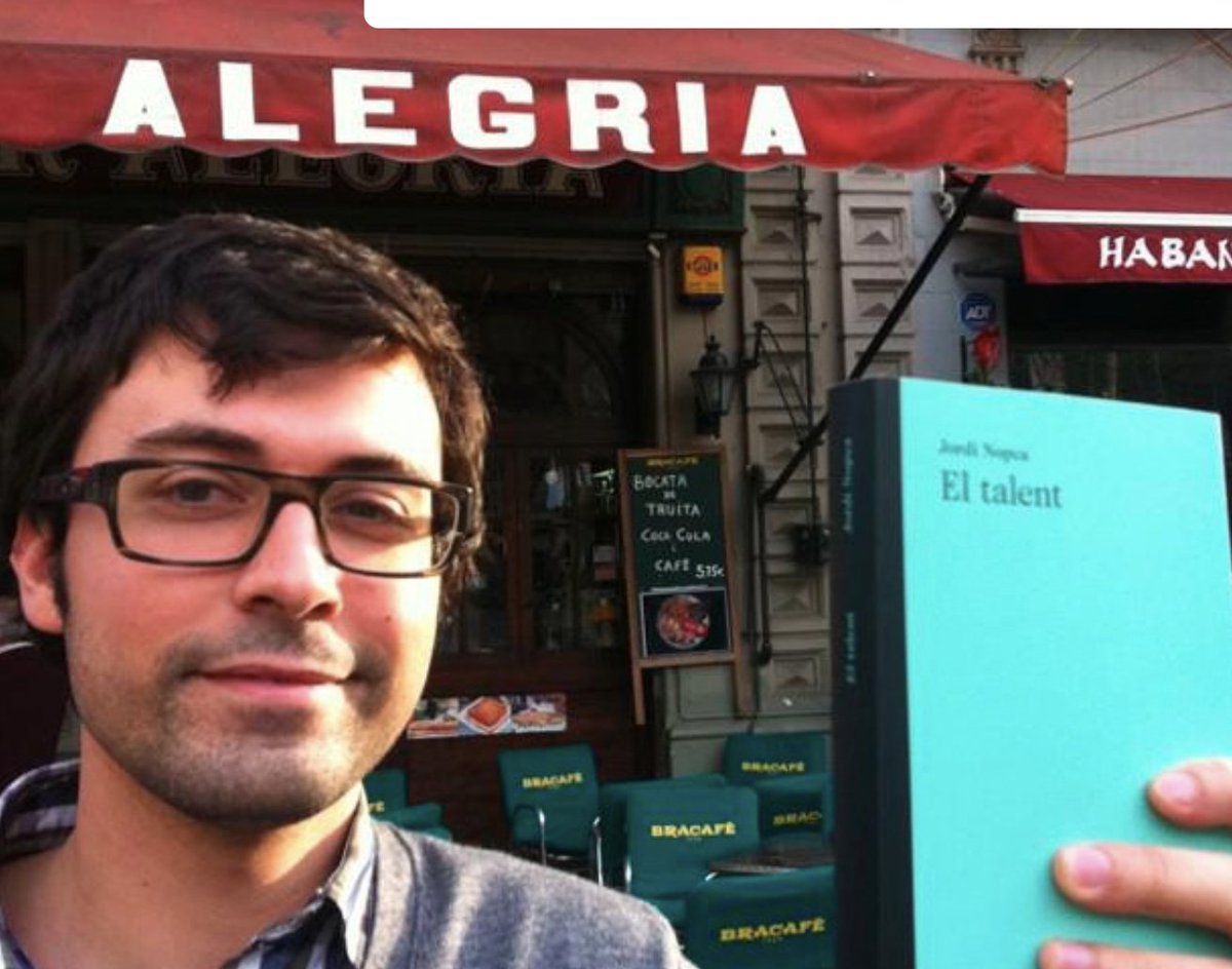 LaBreuEdicions's tweet image. I els narradors de casa es van plantar al llindar i els vam obrir una porta per completar el que ara és LaBreu (Alabatre, La intrusa, Cicuta), que havia nascut per durar poc i ser petita i ara celebra amb una certa perplexitat aquests 20 anys 

#20anysLaBreu #cicuta