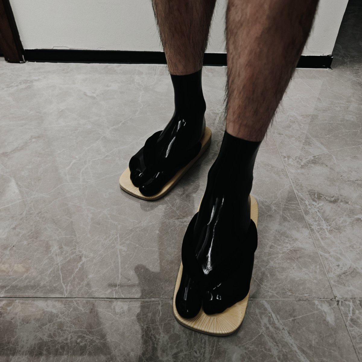 G.LEO Latex tweet media