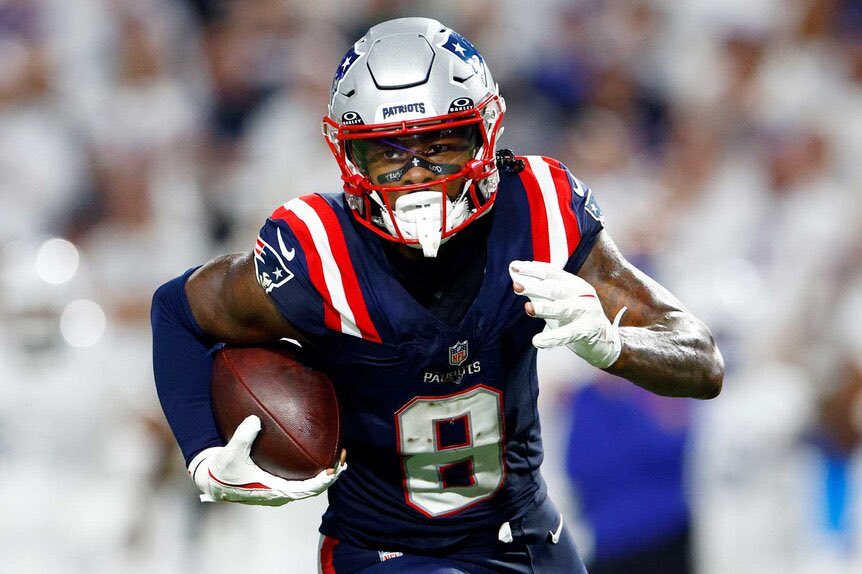 MayeIsKing tweet media