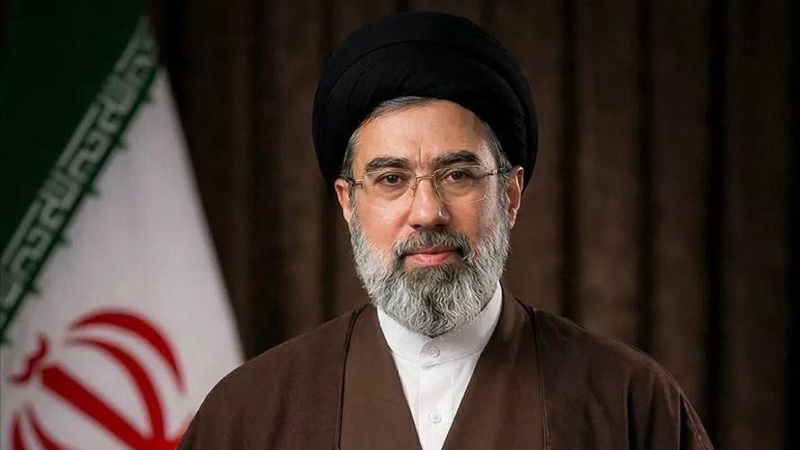 🚨🇮🇷 ÚLTIMA HORA: La televisión iraní confirma que Mojtaba Khamenei resultó herido en los ataques.

Se desconoce la gravedad de sus heridas.