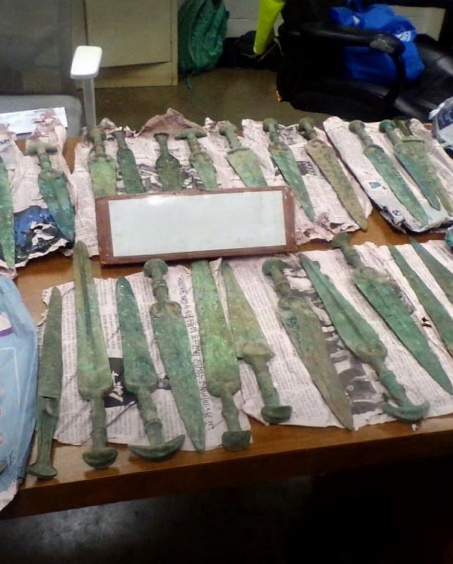 🚨 U.S. Customs and Border Protection has seized a shipment of ancient Iranian artifacts.

CBP officers at the Port of Philadelphia intercepted Bronze Age relics dating back nearly 4,000 years, including 36 copper-alloy short swords and 50 arrowheads believed to originate from