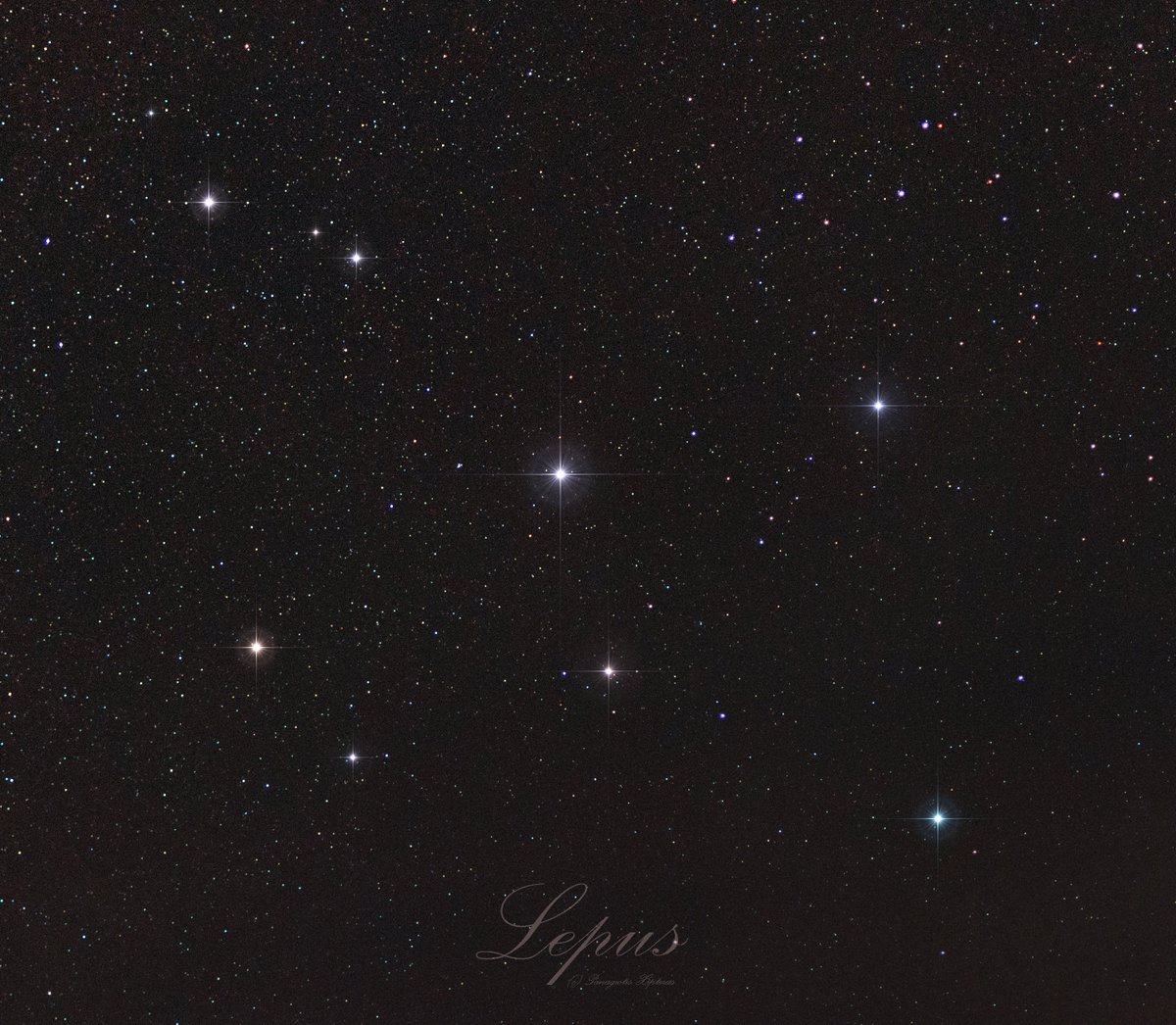 xipteras's tweet image. 🐇 Lepus, the hare, is an ancient constellation located just south of Orion. Covering an area of about 290 square degrees, it ranks 51st in size among the 88 modern constellations. Visible from both hemispheres, Lepus can still be observed after sunset #tonight.
Its brightest