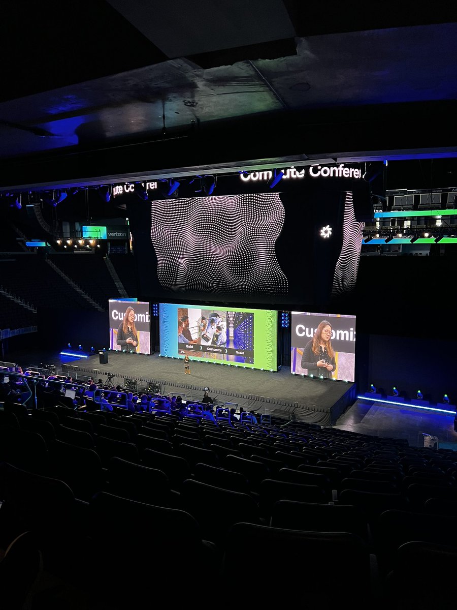 Catch myself with the <a href="/MiniMax_AI/">MiniMax (official)</a> jacket at the <a href="/daytonaio/">Daytona</a> compute conference

Let’s meet to chat about AI 😎✨🔥

#MiniMax #AIValley