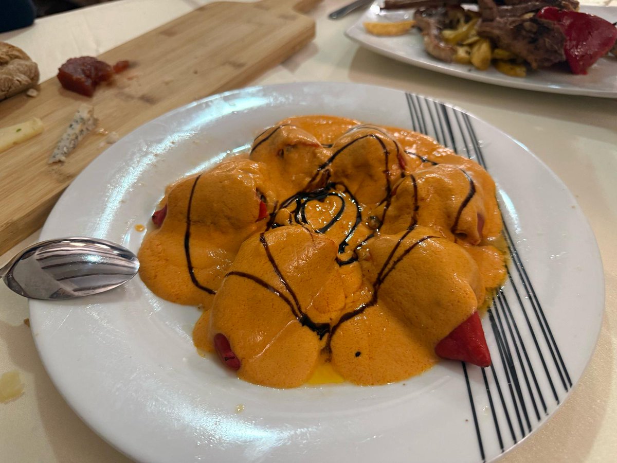 leondeportivo's tweet photo. 🍽️Recuerda que durante todo el partido puedes participar en nuestro sorteo del Restaurante Rancho Chico📷 
No te pierdas este Almería vs Cultural de la Liga Hypermotion  📷
Manda al 609 21 99 51 tu resultado final del partido hasta el minuto 60. https://t.co/7vBrRnFRT4