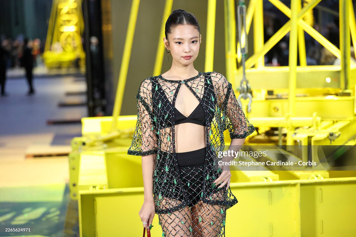 NEWSJENNlE's tweet photo. 📸 260310 JENNIE attends CHANEL Fall Winter 2026 collection 

JENNIE CHANEL ICON
#JENNIExChanelFW26 #CHANELFallWinter 
#JENNIE @CHANEL https://t.co/wBPClpTWuV
