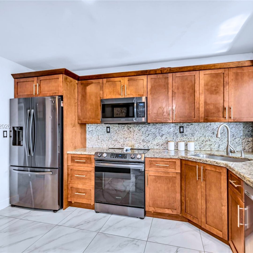 ellenmitchel's tweet photo. New Listing Alert — Fort Lauderdale

Tucked into a prime Oakland Park neighborhood, this home delivers the perfect blend of comfort, charm, and location. Bright living spaces, a welcoming layout, and easy access to everything South Florida has to offer.

Could this be the one? https://t.co/zH7FF99yUe