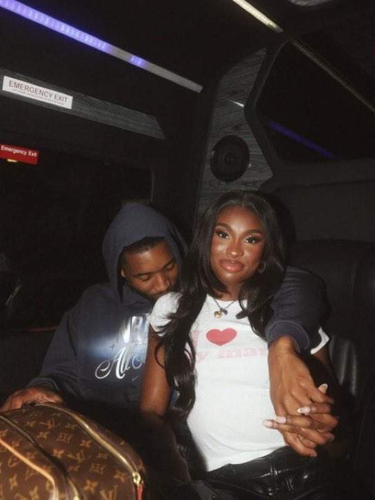 WELCOME TO BLACK TWlTTER  tweet media