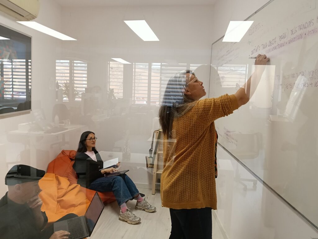 Entreacte tweet media