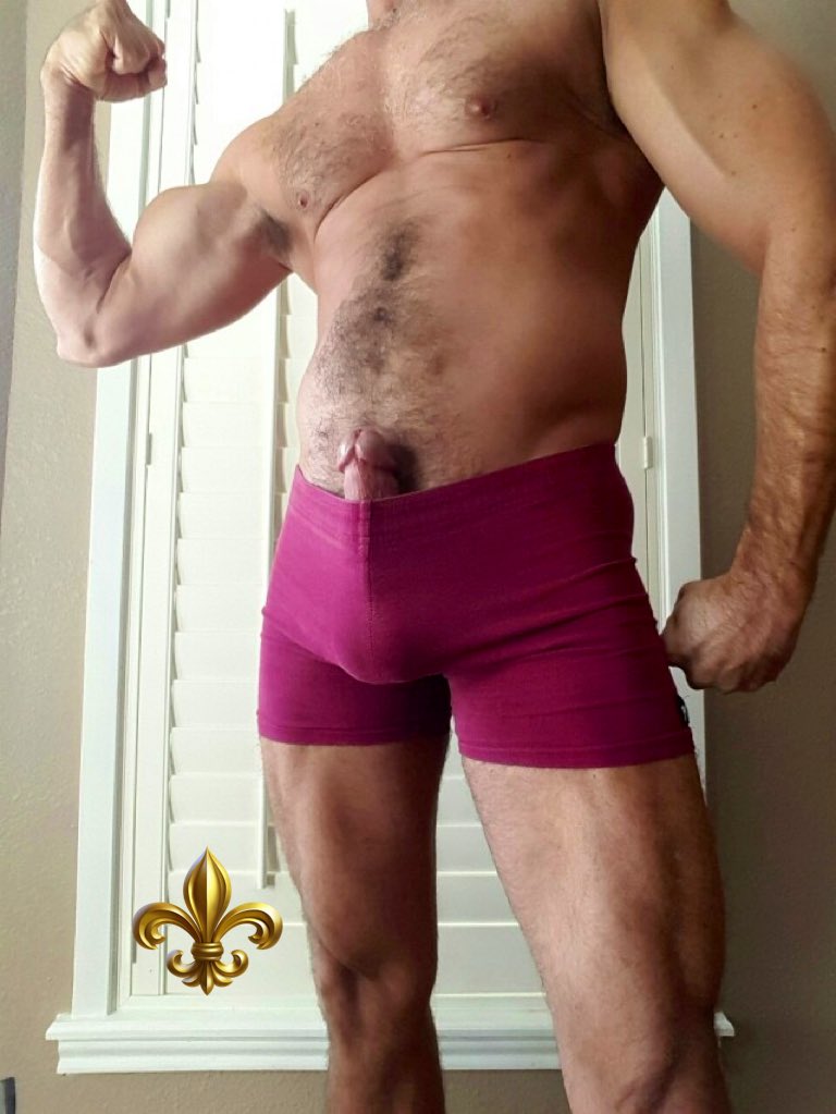 SBD - It must be Monday

#southboundduke #SBD #BWC #RTF #DTF #FitDad #MustBeMonday #Flex #IFlexForSex #DickSlip #MuscleTop #MondayMotivation #HairyMuscles