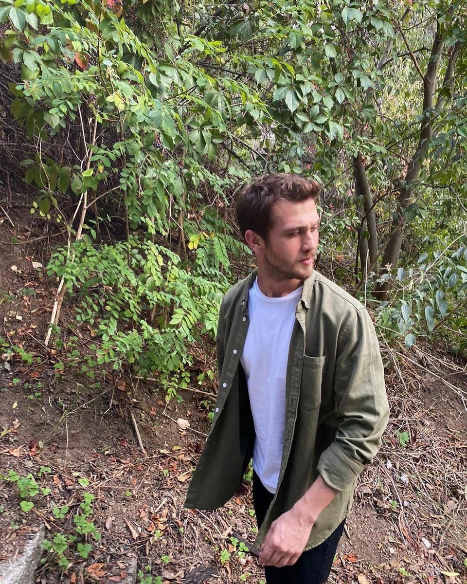 araslovem's tweet image. sizi çok ama çok özledim💚❤️

#melissezen #arasbuluti̇ynemli 
#imdev