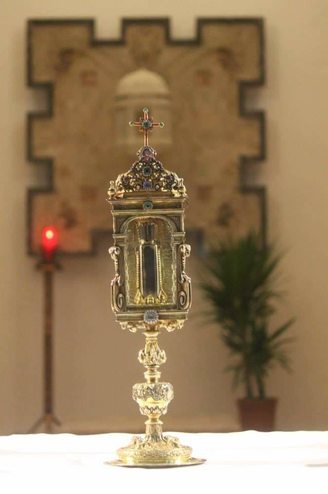 INVOCHIAMO LA POTENZA DEL PREZIOSISSIMO SANGUE DI GESÙ

(Chi recita questa preghiera ogni giorno beneficerà di grandi grazie. Chi la diffonderà devotamente, parteciperà di queste stesse grazie.)

Divinissimo Salvatore,che hai dato la Tua vita, che hai versato il Tuo Preziosissimo