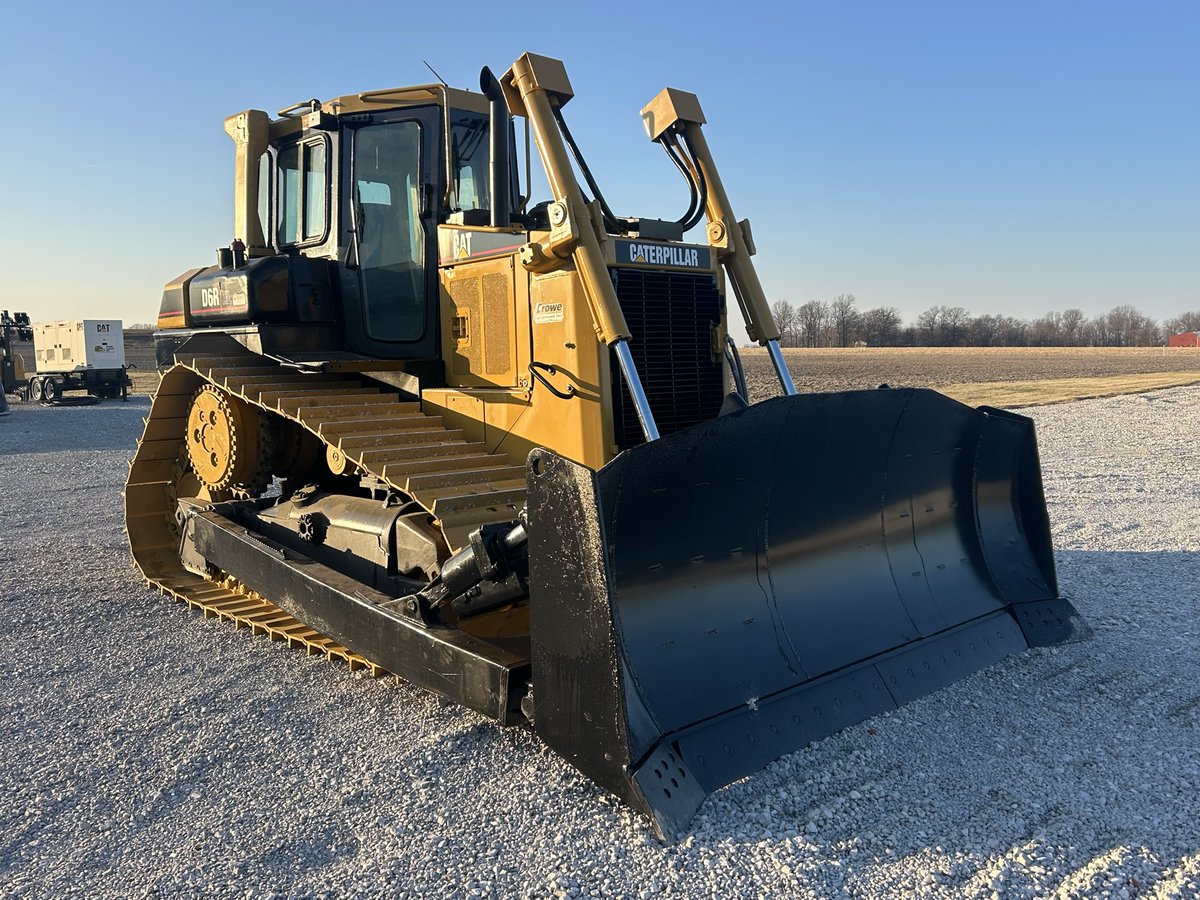 CroweEquipment's tweet photo. 🚨 Complete Rebuild For Sale 🚨 

We stripped this D6R down to the Main Frame and completely Rebuilt it back up!

All components are either NEW or Rebuilt on this machine. 

We also have many other New Parts on this machine!

Give us a Call! (800)-741-8792 https://t.co/f920MIaFdz