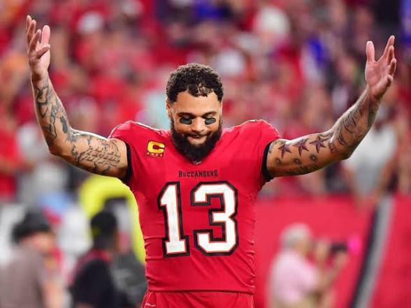 FREE AGENCY DYNASTY IMPACT:
Mike Evans (32.6 yrs old) has signed a 3 yr contract with the San Francisco 49ers. 

- Emeka 📈📈
- Pearsall 📈
- Godwin 📈
- Purdy 📈
- Evans 📈📉🤔

This is a great move for everyone but possibly Mike Evans. In Dynasty, I wouldn’t trade for him.