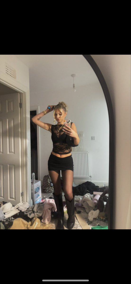 goddessrobyn333's tweet photo. Goddess is going out tonight, pay for my drinks 🍸 https://t.co/qwp1EKwZkq