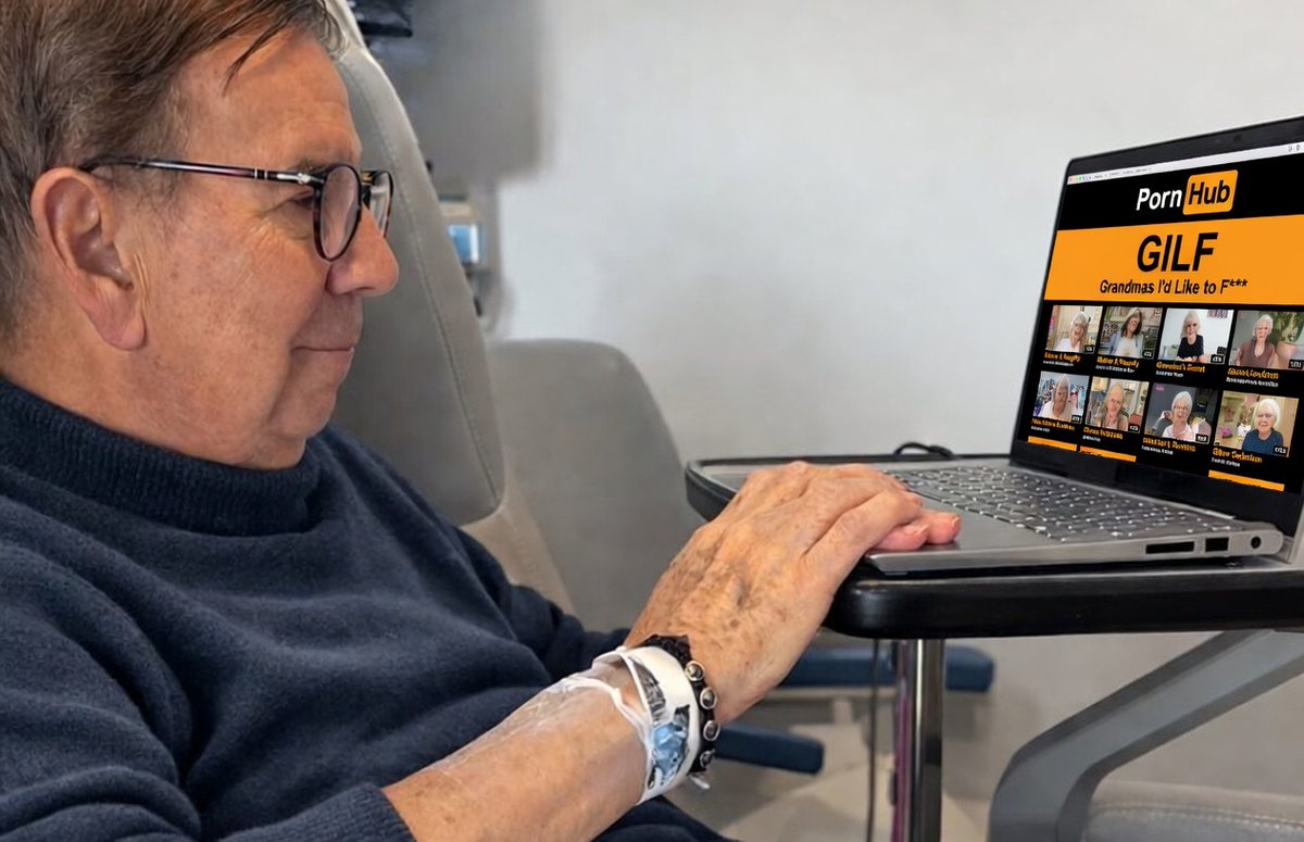 Pobre viejo, viendo porno en la laptop. Esa fue su victoria electoral.