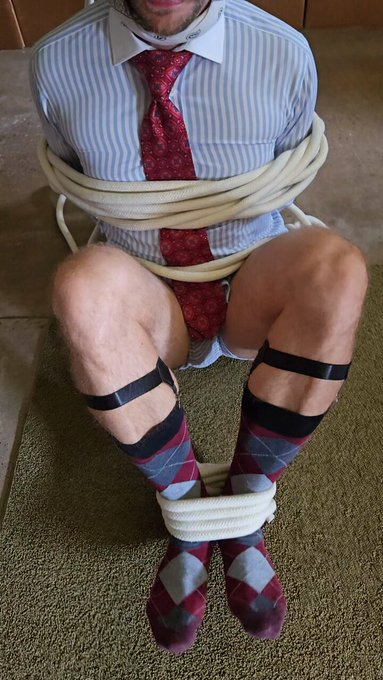 Bound2tie tweet media