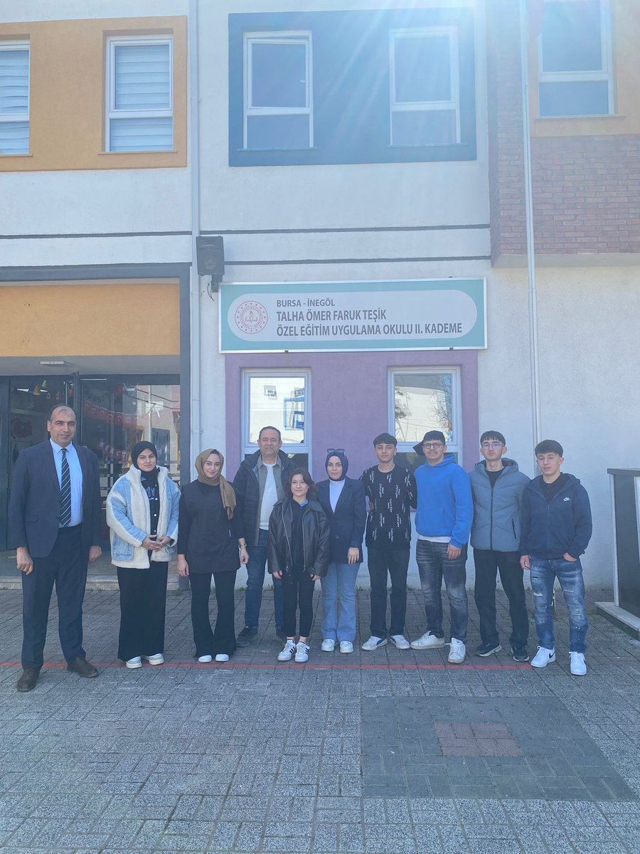 Talha Ömer Faruk TEŞİK Özel Eğitim Uygulama Okulu'ndaki kardeşlerimizin Bayram bakımları Güzellik Hizmetleri Alanımızın öğrencileri tarafından yapıldı. Keyifli geçen etkinlik, akran dostluğunun güzel bir örneği oldu. 

#hsy2mtal 
<a href="/__erenarslan/">🇹🇷 Eren ARSLAN__✍️</a>
<a href="/halilbrhmzengin/">Halil İbrahim Zengin</a>
<a href="/akrandostubursa/">akrandostubursa</a>
