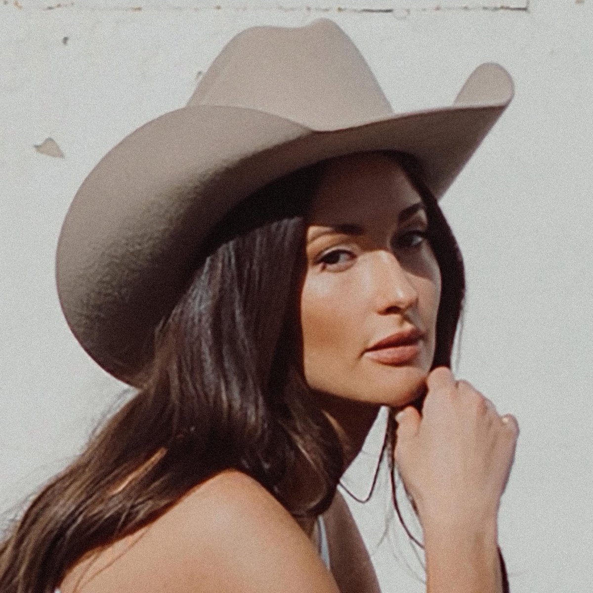 KaceyAccess's tweet image. Kacey Musgraves to release new single “Dry Spell” this Wednesday, from her upcoming album “Middle of Nowhere.”